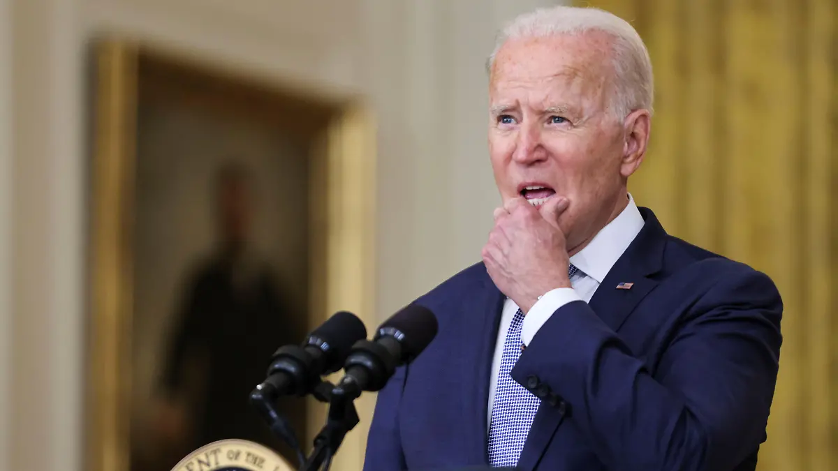 U.S. President Joe Biden discusses his 'Build Back Better' agenda and administration efforts to "lower prescription drug prices," in the East Room at the White House in Washington, U.S., August 12, 2021. REUTERS/Evelyn Hockstein