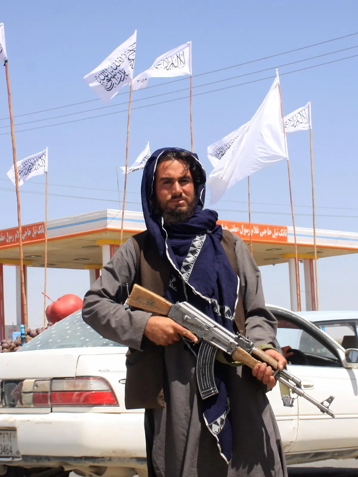 A Taliban fighter looks on as he stands at the city of Ghazni, Afghanistan August 14, 2021. REUTERS/Stringer NO RESALES. NO ARCHIVES