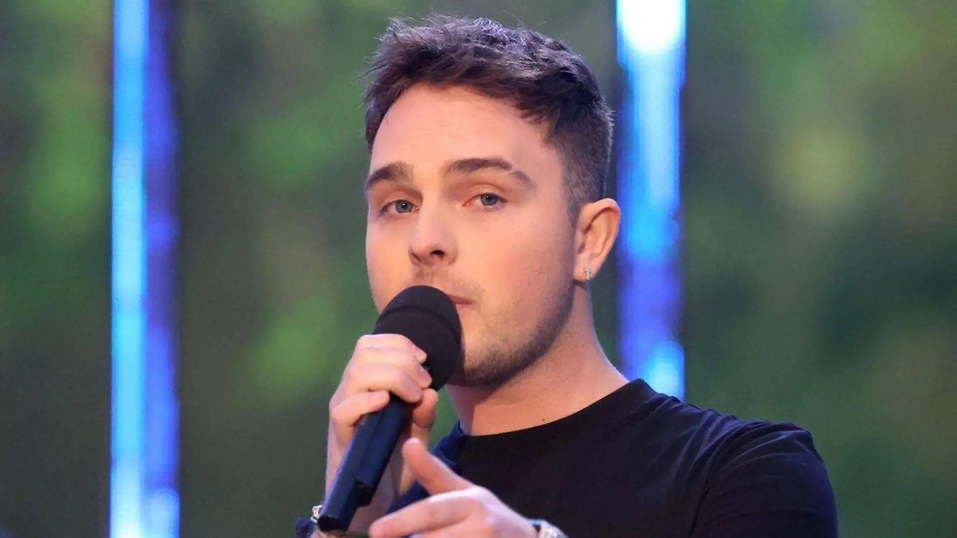 Mike Singer zeigt seine Liebe