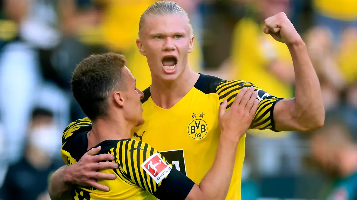 Sport Bilder des Tages HAALAND Erling mit HAZARD Thorgan Team Borussia Dortmund jubelt nach Tor vom HAZARD 1. Bundesliga Start Saison 2021- 2022 Borussia Dortmund - Eintracht Frankfurt 5 : 2 am 14. 08.2021 in Dortmund DFL REGULATIONS PROHIBIT ANY USE OF PHOTOGRAPHS as IMAGE SEQUENCES and/or QUASI-VIDEO *** HAALAND Erling with HAZARD Thorgan Team Borussia Dortmund cheers after goal from HAZARD 1 Bundesliga start season 2021 2022 Borussia Dortmund Eintracht Frankfurt 5 2 on 14 08 2021 in Dortmund DFL REGULATES PROHIBIT ANY USE OF PHOTOGRAPHS as IMAGE SEQUENCES and or QUASI VIDEO