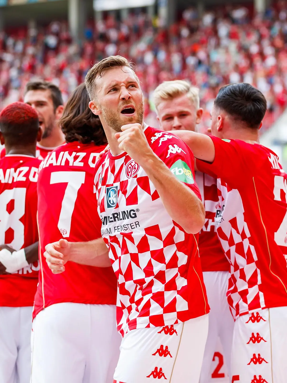  Silvan Widmer FSV Mainz 05 bejubelt den Treffer zum 1:0, FSV Mainz 05 vs RB Leipzig, Fussball, 1. Bundesliga, 15.08.2021 FSV Mainz 05 vs RB Leipzig, Fussball, 1. Bundesliga, 15.08.2021 Mainz *** Silvan Widmer FSV Mainz 05 celebrates scoring 1 0, FSV Mainz 05 vs RB Leipzig, Football, 1 Bundesliga, 15 08 2021 FSV Mainz 05 vs RB Leipzig, Football, 1 Bundesliga, 15 08 2021 Mainz Copyright: xNeisx/Eibner-Pressefotox EP_ans