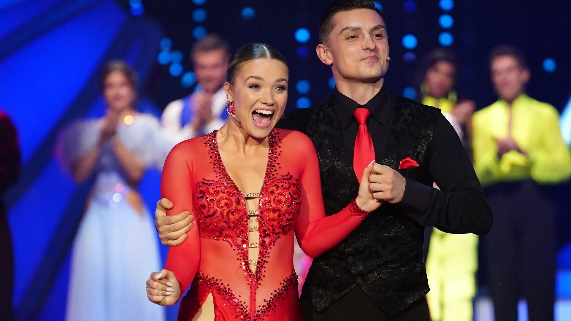 Die Entscheidung: Julia Beautx und Zsolt Sándor Cseke sind in der nächsten Show am 17. März 2023 wieder dabei.
Die Verwendung des sendungsbezogenen Materials ist nur mit dem Hinweis und Verlinkung auf RTL+ gestattet.