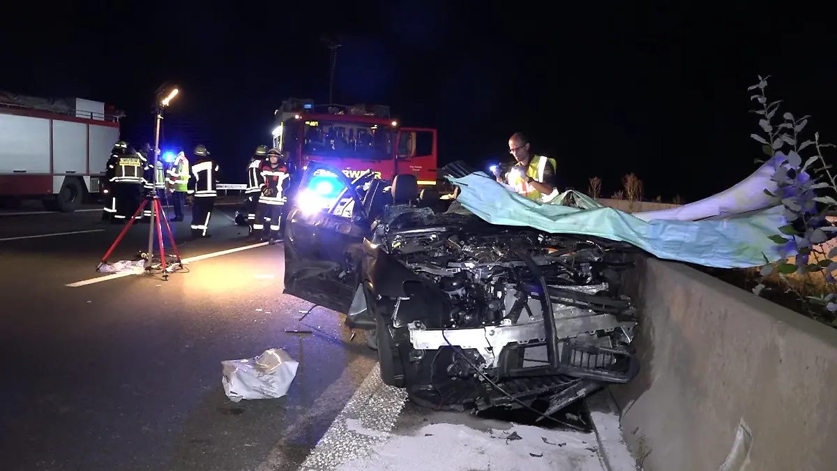 Trümmerfeld auf der A3