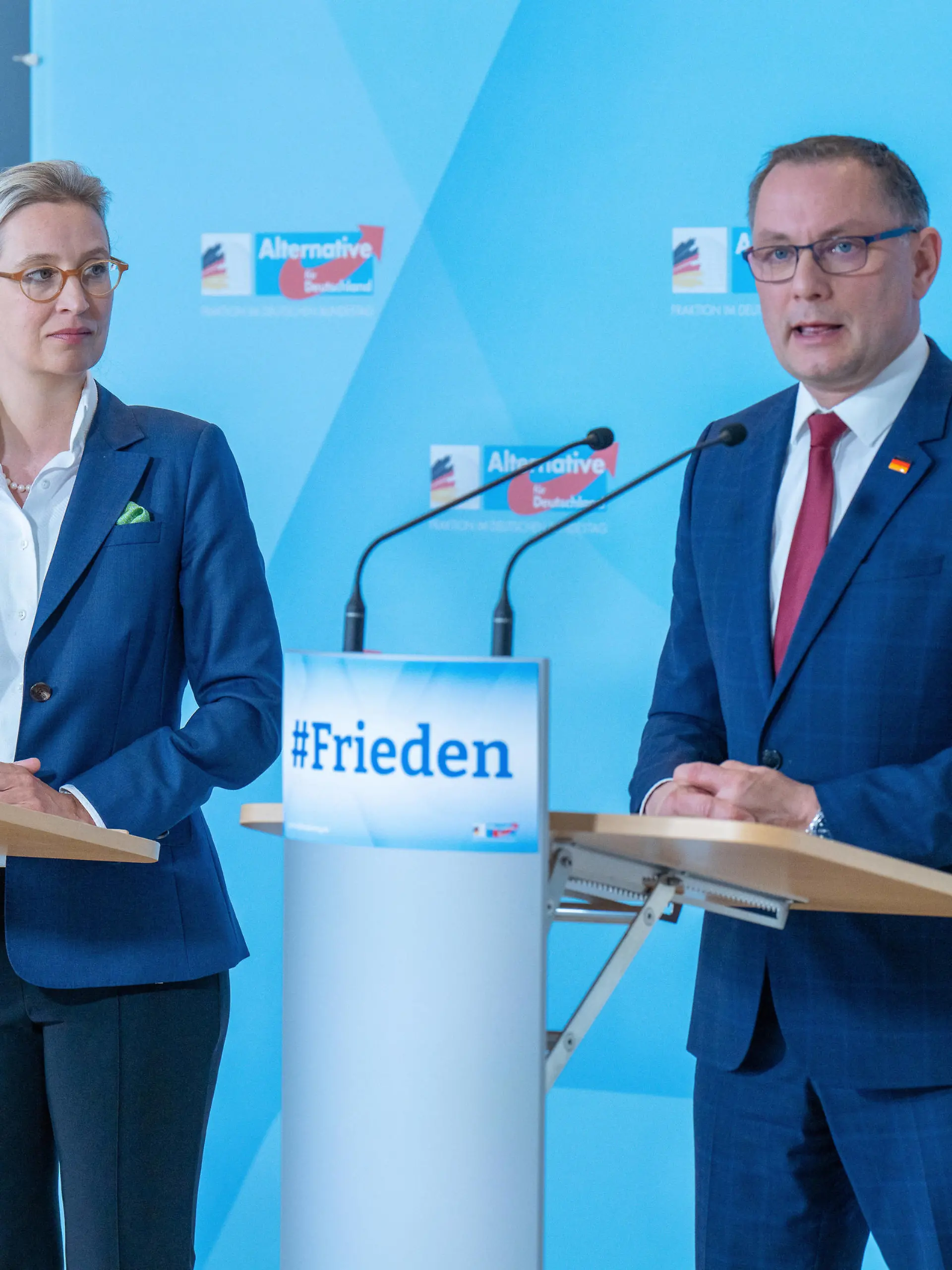 Pressestatement, AfD-Bundestagsfraktion Fraktionssitzung AfD-Bundestagsfraktion, Pressestatement, Vorsitzende der AfD-Bundestagsfraktion, Bundessprecher, Alice Weidel, Tino Chrupalla Berlin Berlin GER *** Press statement, AfD Bundestagsfraktion parliamentary group meeting AfD Bundestagsfraktion, press statement, chairwoman of the AfD Bundestagsfraktion, federal spokesman, Alice Weidel, Tino Chrupalla Berlin Berlin GER