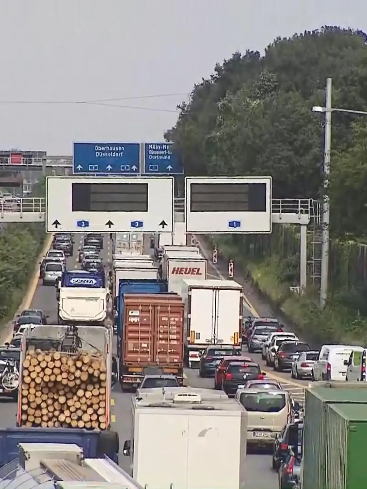 Bild zu: "NRW steht wohl Verkehrskollaps bevor"
