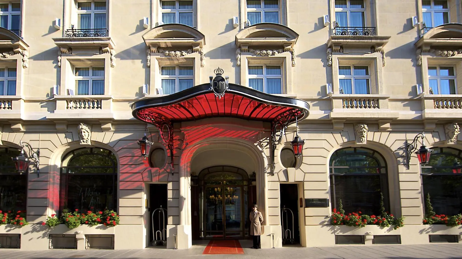 Le Royal Monceau von außen.