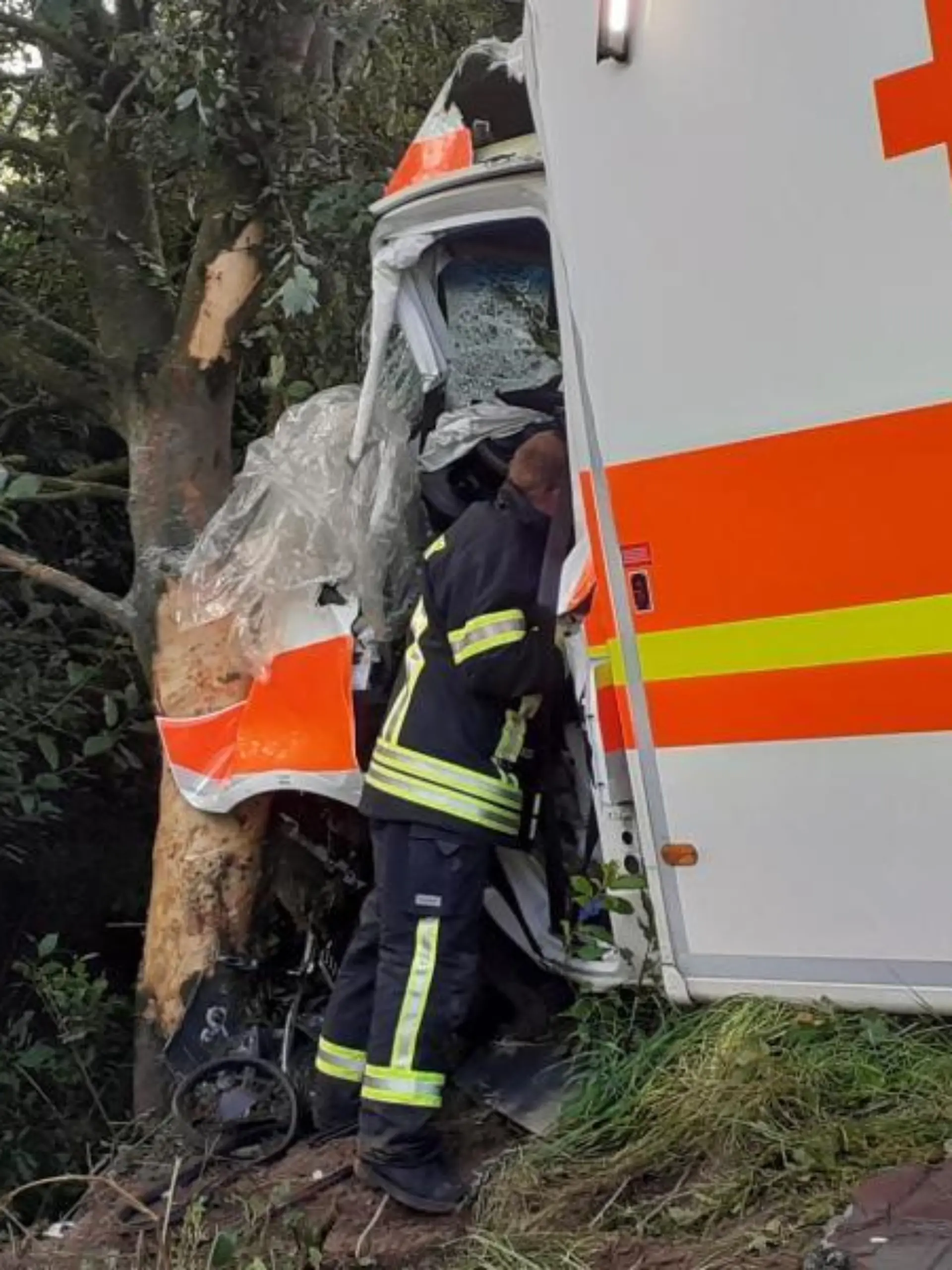 Rettungswagen bei Emstek verunglückt
