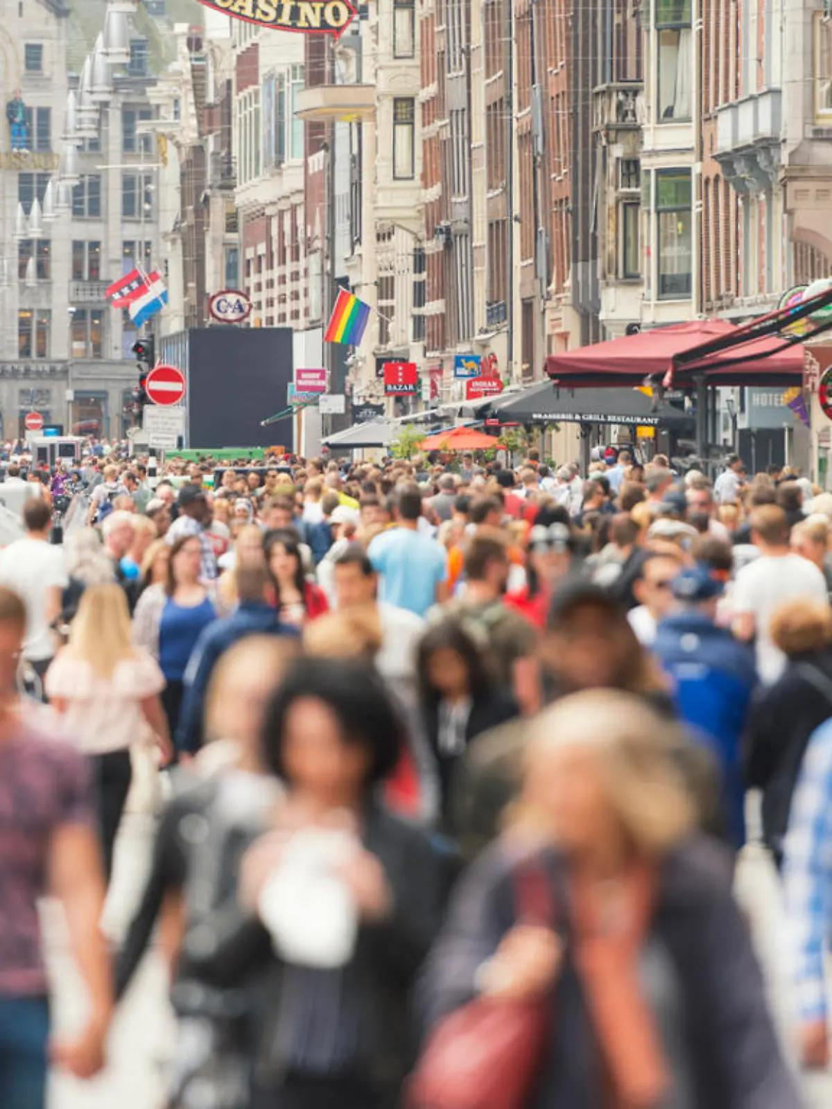 Eine Bürgerinitiative wehrt sich gegen die Touristenmassen, die jährlich nach Amsterdam kommen.