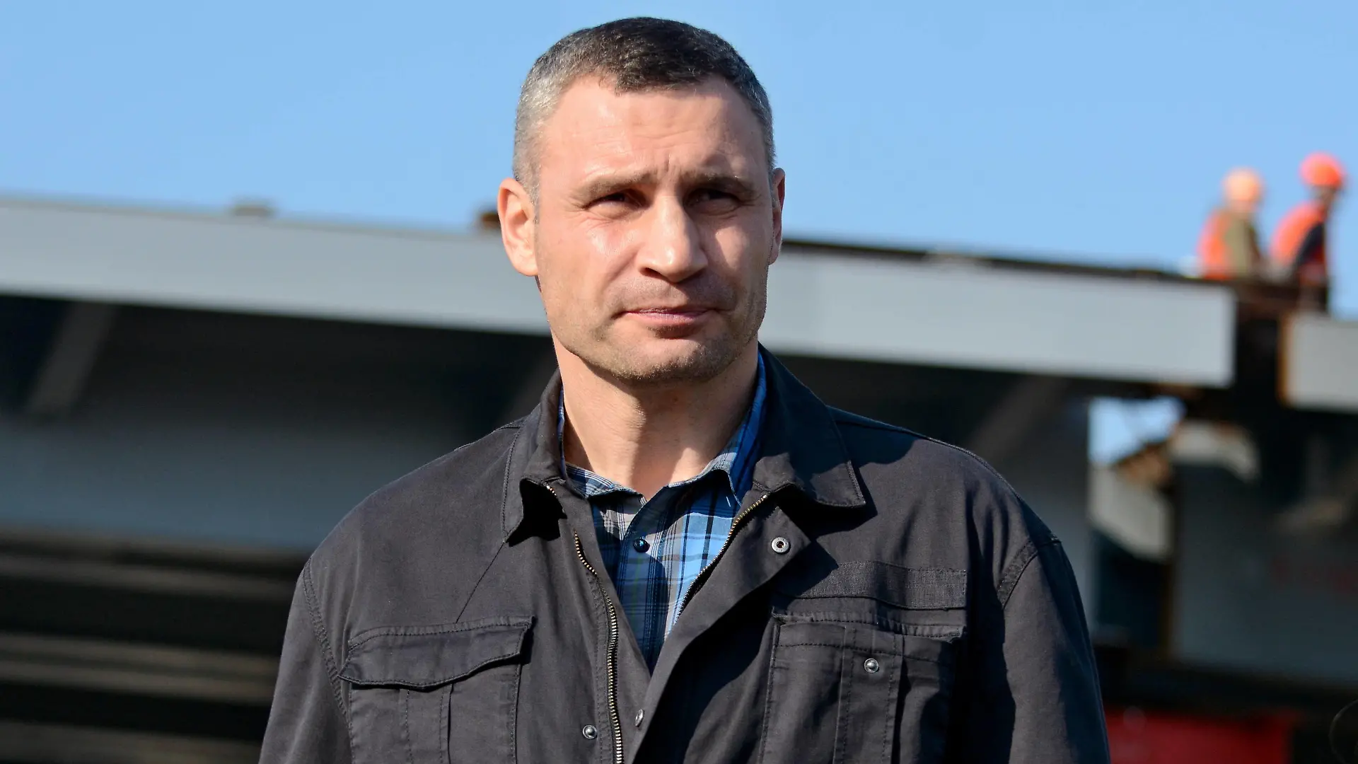 Ukraine: Construction of the Shulyavsky Bridge KYIV, UKRAINE - OCTOBER 20, 2019: Vitali Klitschko Mayor of Kyiv during in the construction of the Shulyavsky Bridge in Kiev with the help of the technologies of the Dutch company MAMMOET Kiev Kiev Ukraine PUBLICATIONxINxGERxSUIxAUTxONLY AleksandrxGusev