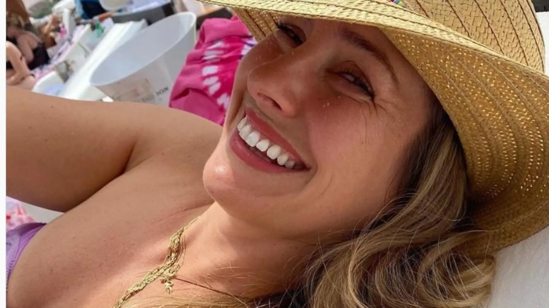Das Ex-Bachelor-Girl findet ein paar kleine Speckröllchen gar nicht schlimm