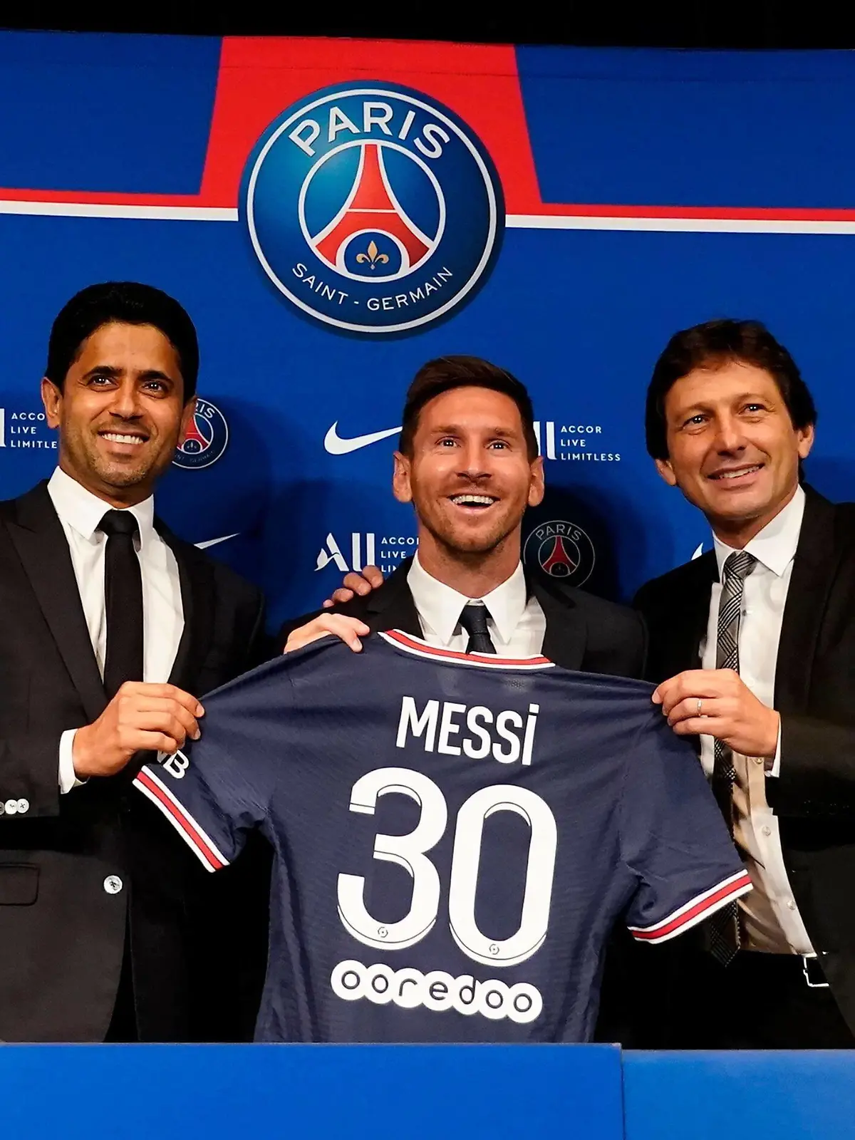  Mandatory Credit: Photo by Dave Winter/Shutterstock 12256731ag PSG president Nasser Al-Khelaifi, Lionel Messi and PSG sporting director Leonardo Nascimento de Araujo during his presentation as PSG s latest signing at the Parc des Princes, Paris Lionel Messi press conference, PK, Pressekonferenz Football, Parc des Princes, Paris, France - 11 August 2021 EDITORIAL USE ONLY No use with unauthorised audio, video, data, fixture lists, club/league logos or live services. Online in-match use limited to 120 images, no video emulation. No use in betting, games or single club/league/player publications. Lionel Messi Press Conference, Football, Parc des Princes, Paris, France - 11 August 2021 EDITORIAL USE ONLY No use with unauthorised audio, video, data, fixture lists, club/league logos or live services. Online in-match use limited to 120 images, no video emulation. No use in betting, games or single club/league/player publications. PUBLICATIONxINxGERxSUIxAUTXHUNxGRExMLTxCYPxROMxBULxUAExKSAxONLY Copyright: xDavexWinter/Shutterstockx 12256731ag