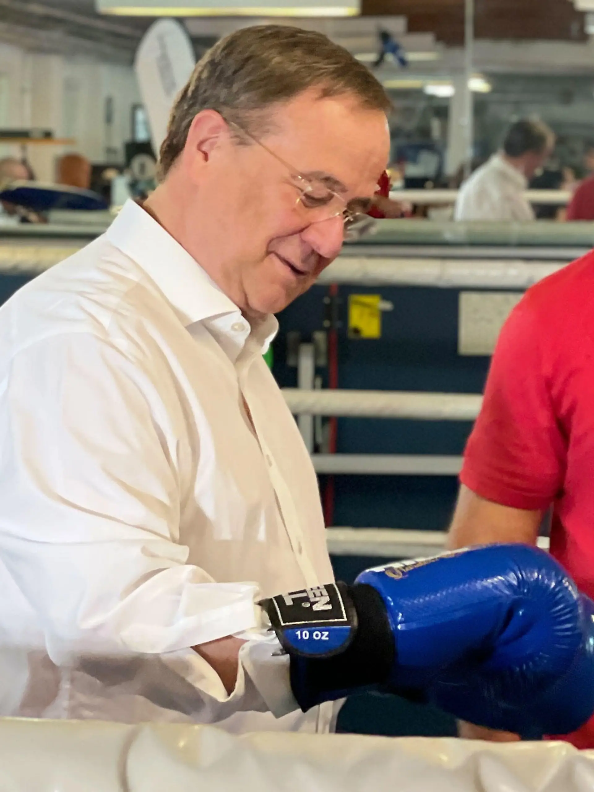 Armin Laschet im Boxring