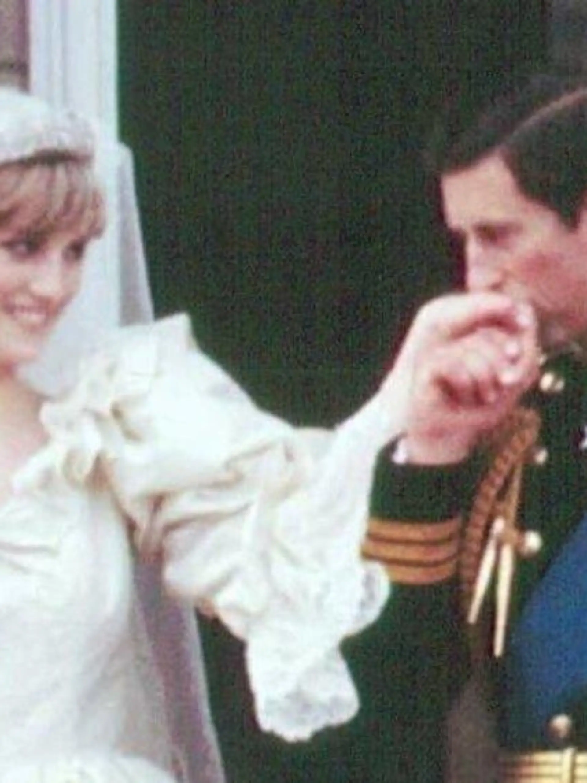 Charles und Diana: Ein Stück ihrer Hochzeitstorte wird versteigert