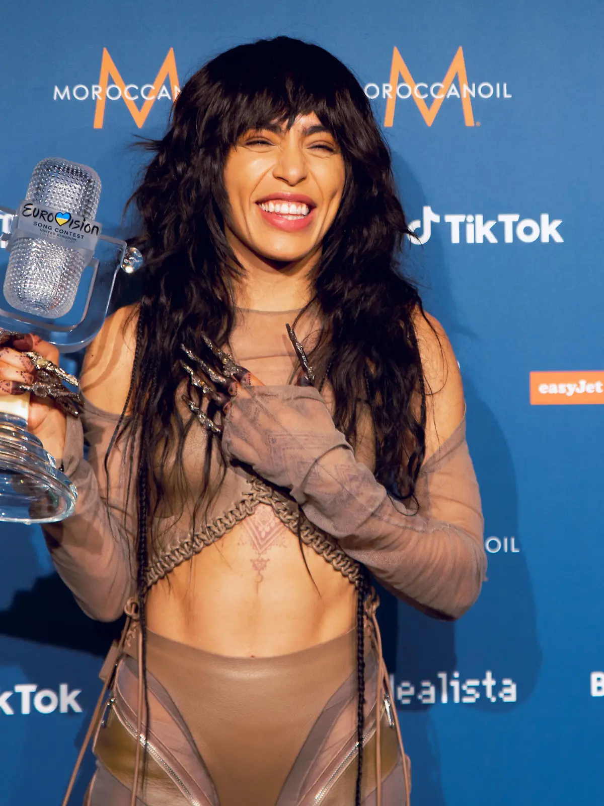 Winner of Eurovision Song Contest 2023 Loreen from Sweden poses with her trophy after the final in Liverpool on May 13th, 2023 Featuring: Loreen, Sweden Entry Where: Liverpool, United Kingdom When: 14 May 2023 Credit: Graham Finney/Cover Images PUBLICATIONxNOTxINxUKxFRA Copyright: xGrahamxFinneyx/xCoverxImagesx 52714930