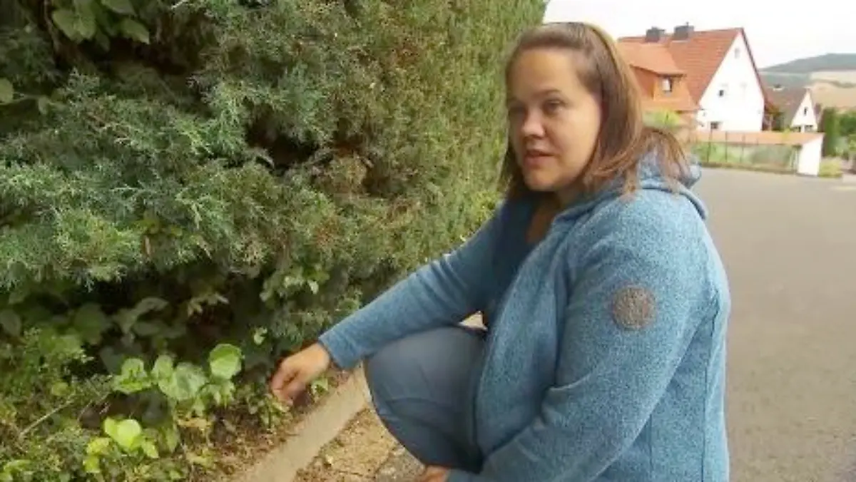 Franziska Böker aus Adelebsen bei Göttingen steht noch unter Schock. Sie kann nicht begreifen, weshalb ein Unbekannter ihren Kater Cooper mit einer Armbrustpistole erschossen hat.