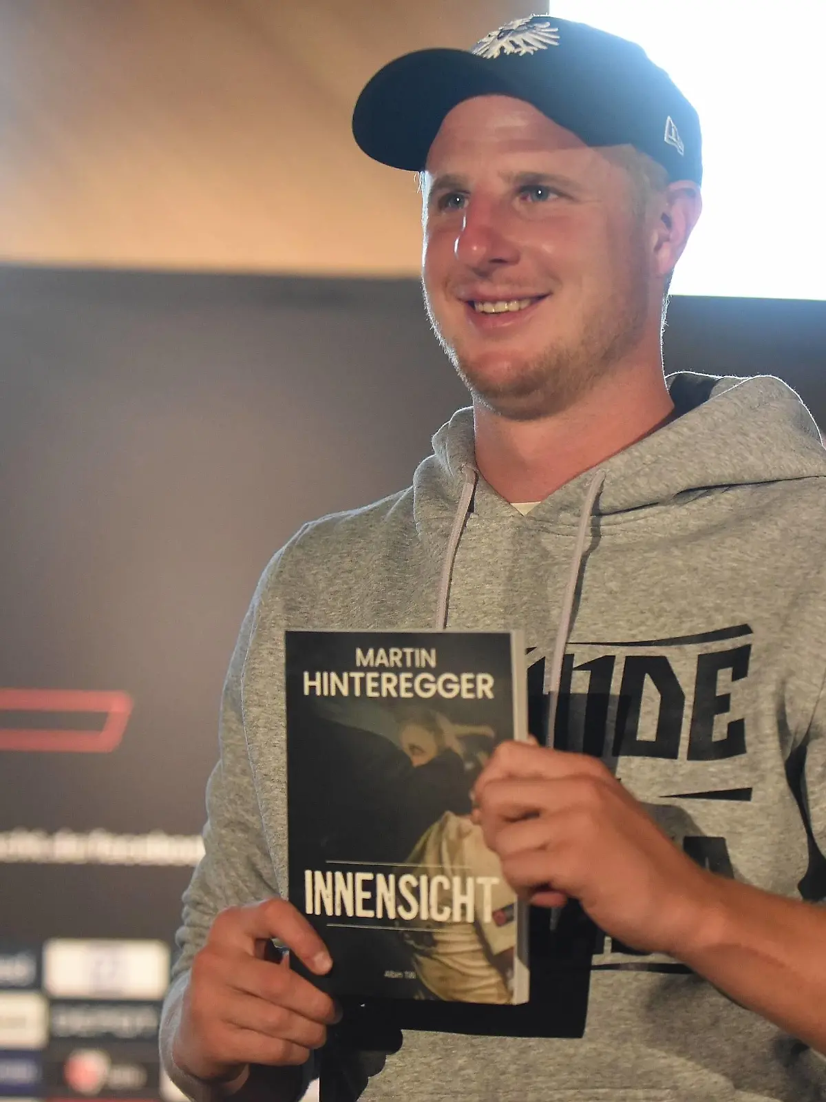  10.08.2021 Frankfurt am Main, Deutsche Bank Park Fussball, 1. Bundesliga, Saison 2021/2022 Eintracht Frankfurt Verteidiger Martin Hinteregger 13, Eintracht Frankfurt stellt sein Buch Innensicht vor emspor, DFL regulations prohibit any use of photographs as image sequences and/or quasi-video *** 10 08 2021 Frankfurt am Main, Deutsche Bank Park Football, 1 Bundesliga, 2021 2022 season Eintracht Frankfurt defender Martin Hinteregger 13, Eintracht Frankfurt presents his book Innensicht emspor, DFL regulations prohibit any use of photographs as image sequences and or quasi video
