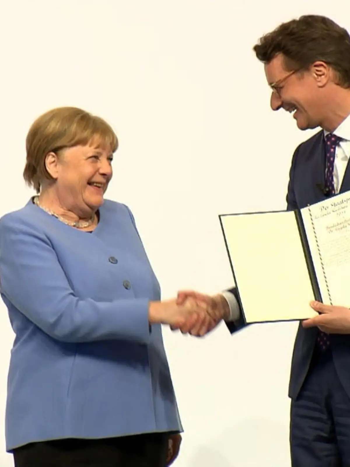Bild zu: "NRW-Staatspreis für Angela Merkel"