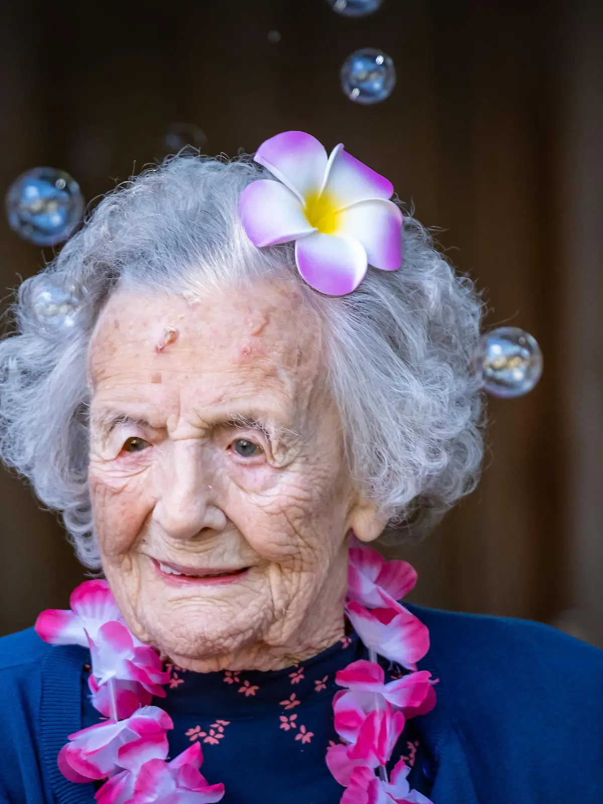 Geheimnis zum 108 Geburtstag enthüllt: Londons älteste Bürgerin Betty Spear schwört auf harte Arbeit und ein Gläschen Whisky