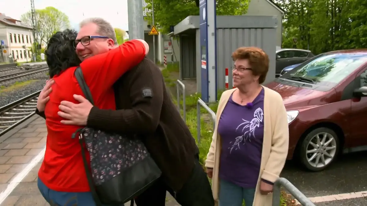 Für Gabi ist es "Liebe auf den ersten Blick" Quietsch-Alarm am Bahnhof