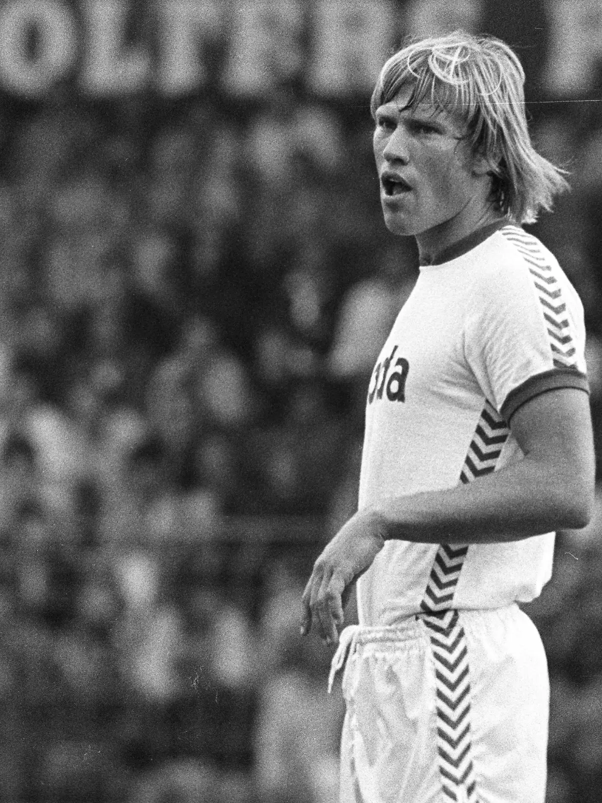 Bildnummer: 07245617  Datum: 03.09.1977  Copyright: imago/Rust
1. BL Saison 1977/1978 Eintracht Braunschweig gegen SV Werder Bremen 2:0 am 03.09.1977. Per Röntved (Bremen).; Fussball Herren GER Aktion Einzelbild Vsw Vneg xpo xmk 1977 quer

Image number 07245617 date 03 09 1977 Copyright imago Rust 1 BL Season 1977 1978 Eintracht Brunswick against SV Werder Bremen 2 0 at 03 09 1977 Per Röntved Bremen Football men ger Action shot Single Vsw Vneg xpo xmk 1977 horizontal 