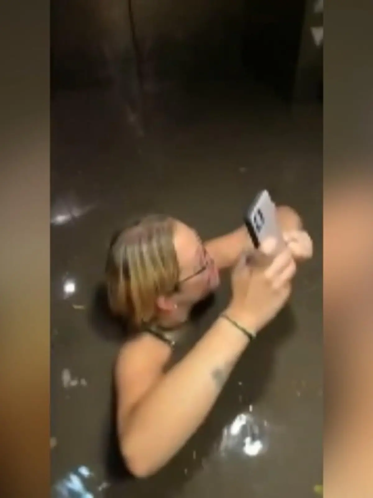 In Omaha ist Wasser in einen Aufzug gelaufen. Auslöser war eine Sturzflut.