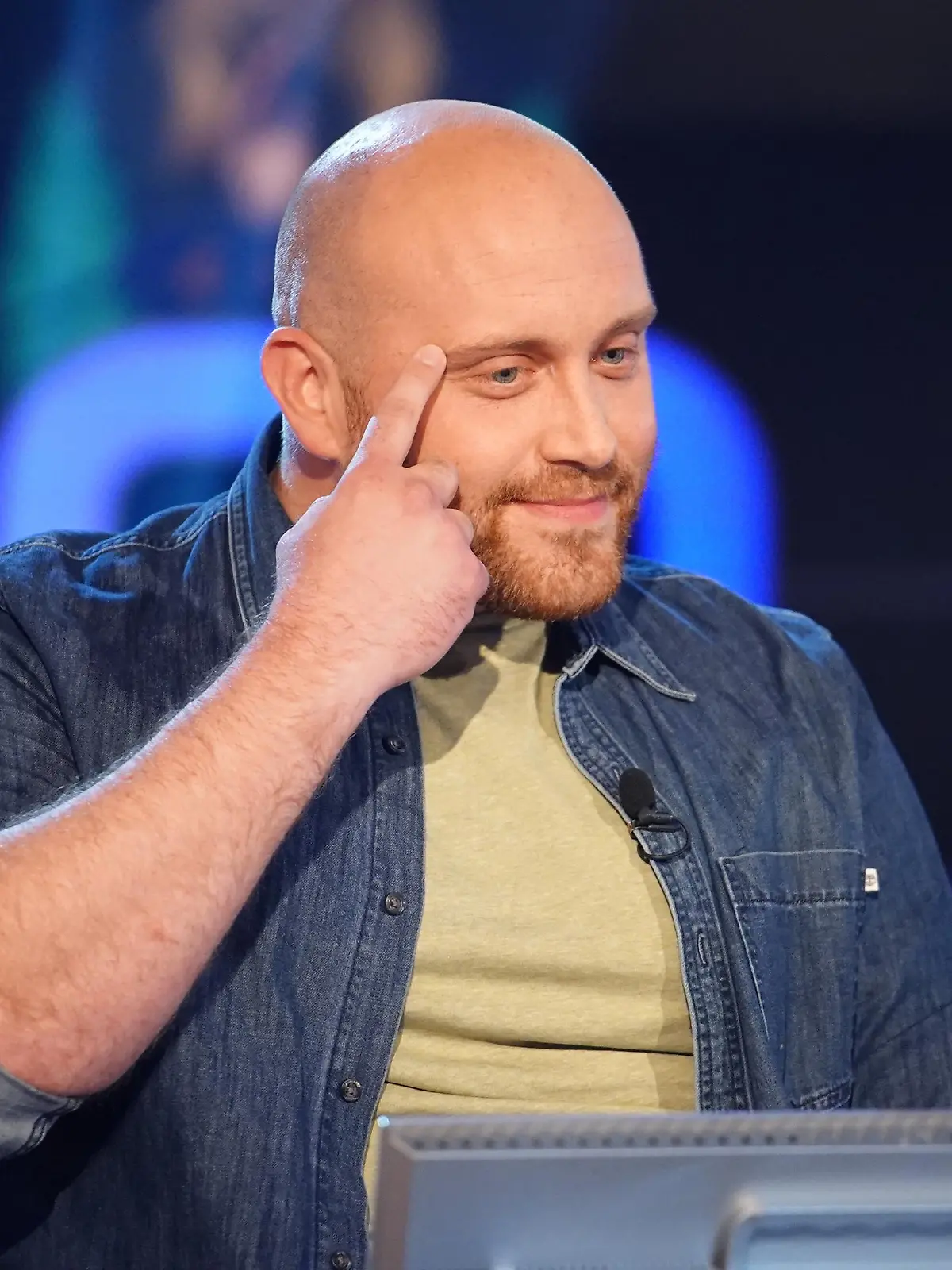 Tino Pavic braucht bei "Wer wird Millionär?" die Hilfe seines Telefonjokers. Doch der geht nicht ans Telefon.