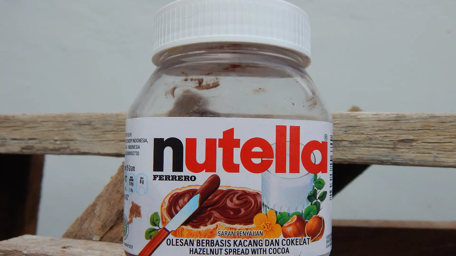 Leeres Nutella-Glas