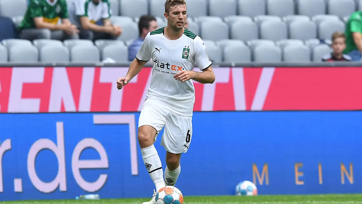 Fußball Testspiel FC Bayern München - Borussia Mönchengladbach am 28.07.2021 in der Allianz Arena in München Christoph Kramer  Mönchengladbach  DFB regulations prohibit any use of photographs as image sequences and/or quasi-video. *** Football test match FC Bayern München Borussia Mönchengladbach on 28 07 2021 at the Allianz Arena in Munich Christoph Kramer Mönchengladbach DFB regulations prohibit any use of photographs as image sequences and or quasi video xRx 