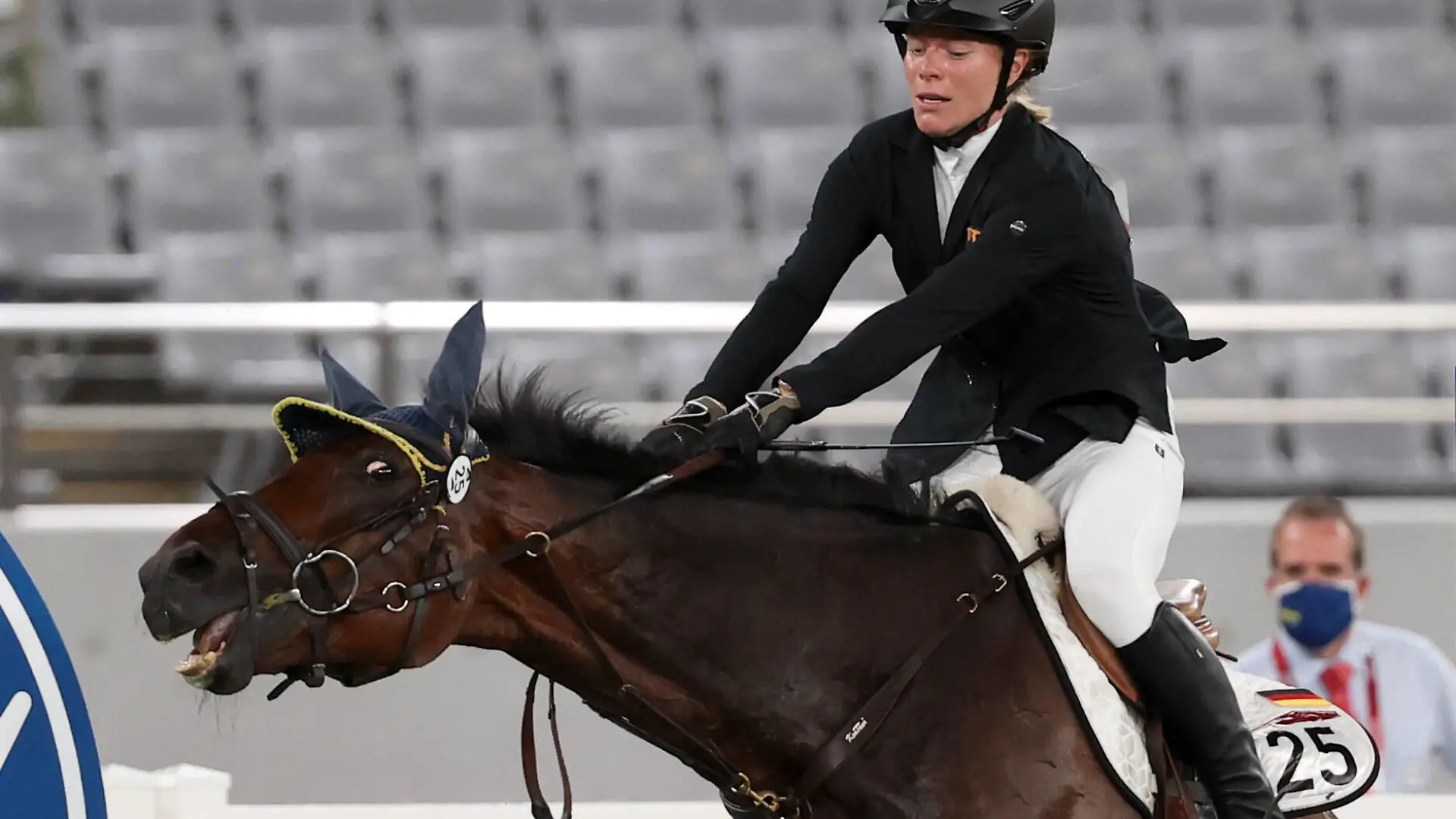 Sport Themen der Woche KW31 TOKYO, JAPAN - AUGUST 6, 2021: Germany s Annika Schleu competes in the women s individual riding show jumping event during the Modern pentathlon, moderner Fünfkampf competition at the 2020 Summer Olympic Games, Olympische Spiele, Olympia, OS at Tokyo Stadium. Stanislav Krasilnikov/TASS PUBLICATIONxINxGERxAUTxONLY TS10BA80