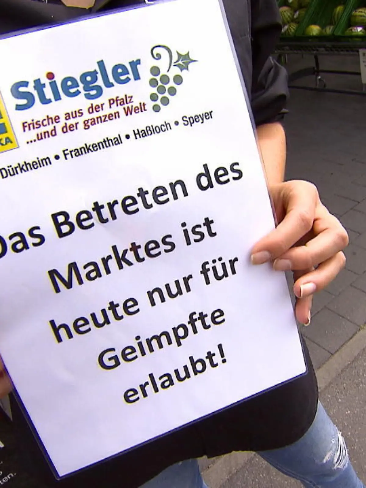 Bild zu: "Supermarkt nur noch für Geimpfte?"