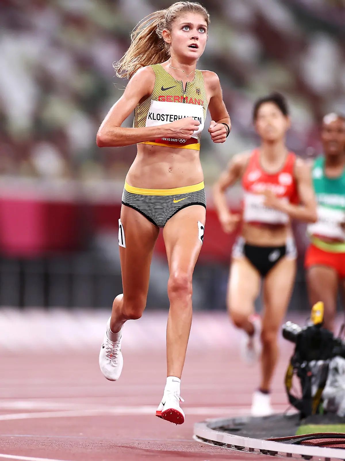 TOKYO, JAPAN - AUGUST 07: Konstanze Klosterhalfen of Team Germany competes in the Women's 10,000m final on day fifteen of the Tokyo 2020 Olympic Games at Olympic Stadium on August 07, 2021 in Tokyo, Japan. (Photo by Ryan Pierse/Getty Images)