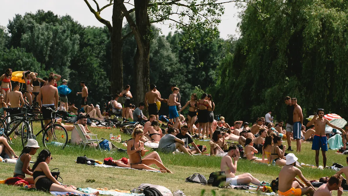 Menschen am Fühlinger See in Köln