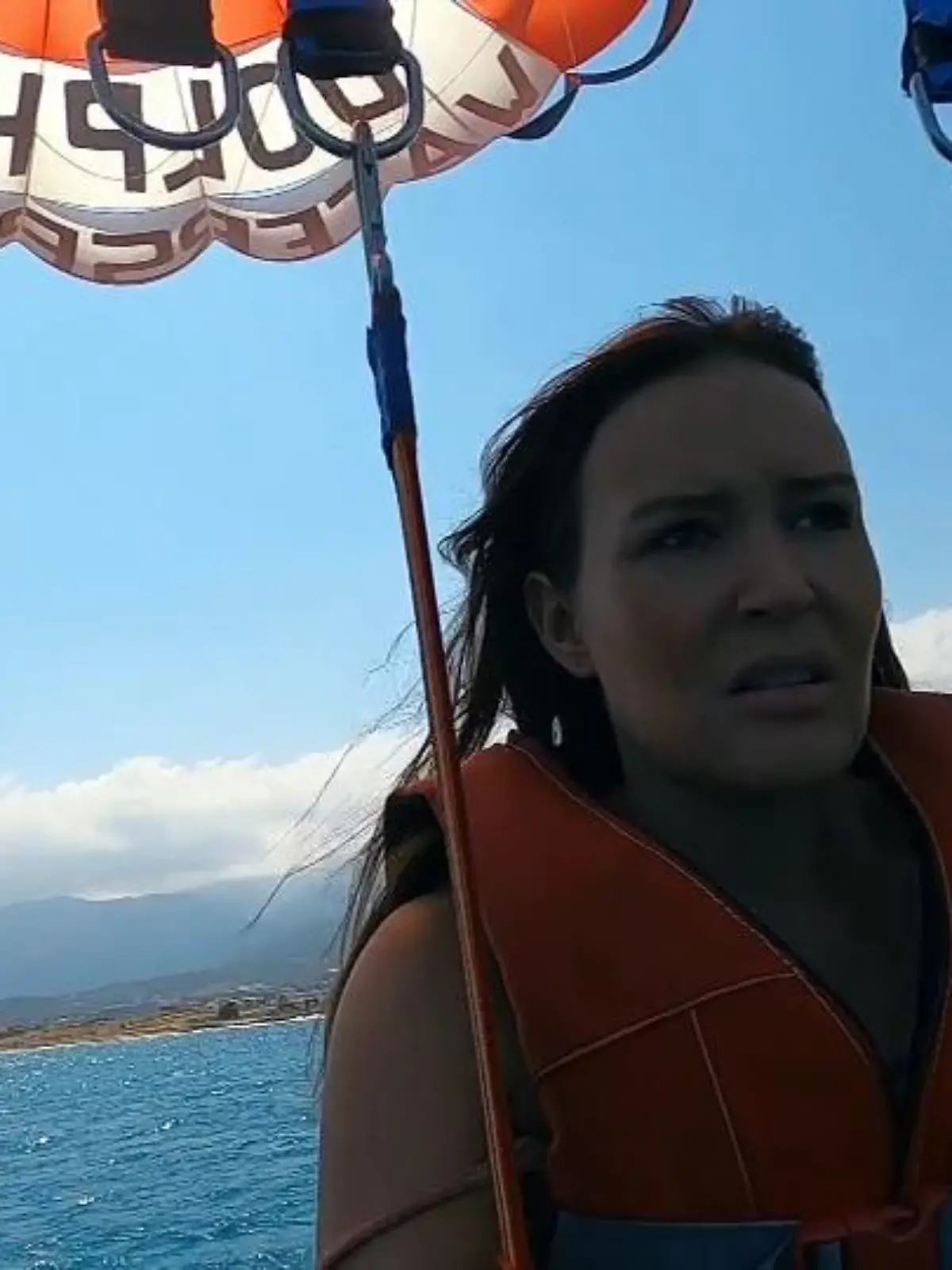 Attraktionen wie Parasailing, Jet Ski fahren und Co. können ganz schön gefährlich sein. RTL-Reporterin Madeline Zilch hat den Sicherheitscheck gemacht - und sich dabei auch noch verletzt.