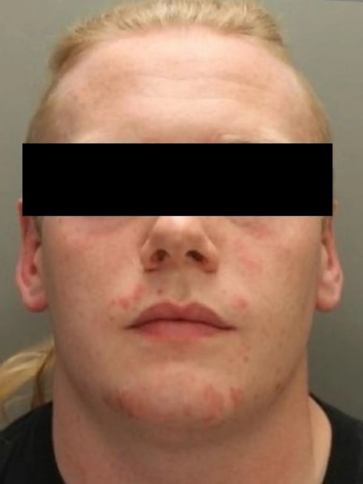 Der 29-jährige Pädophile Ryan Doran wurde in England verhaftet, nachdem ihn ein mutiges Schulmädchen erkannt und ihren Vater auf ihn hingewiesen hatte.