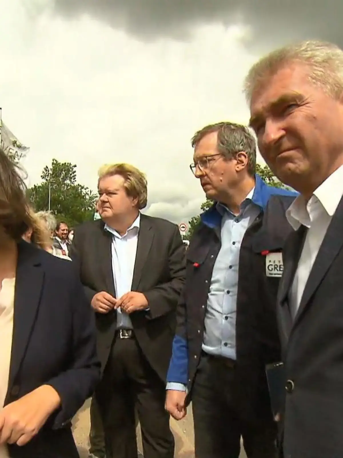 Bild zu: "Minister in Katastrophengebiet"