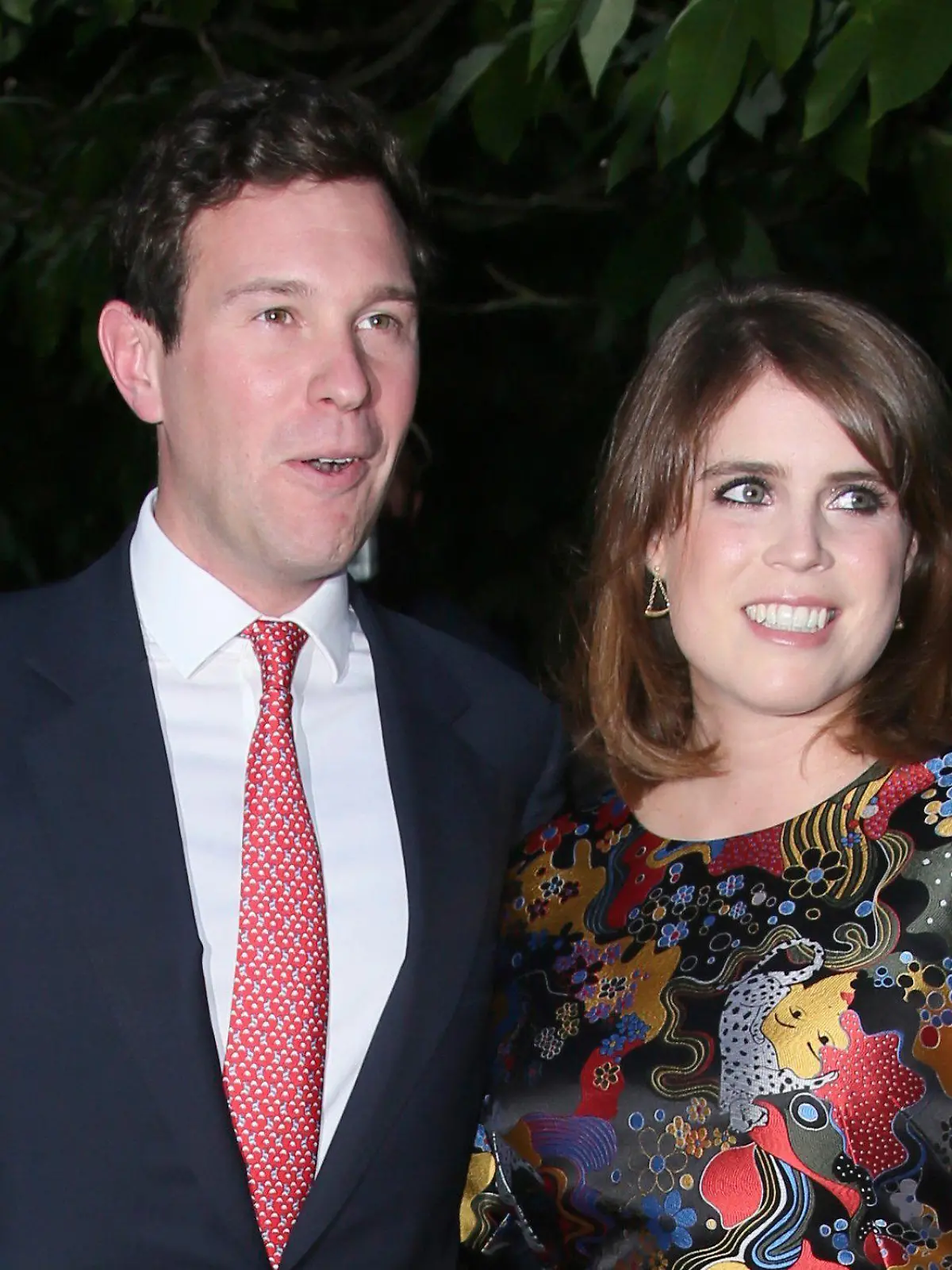 ARCHIV - 28.06.2017, Großbritannien, London: Die britische Prinzessin Eugenie und ihr damaliger Freund und heutiger Ehemann Jack Brooksbank feiern auf der Serpentine Sommer Party 2017. Die britische Prinzessin Eugenie und ihr Mann Jack Brooksbank bekommen ein Baby. Das Paar verkünde mit großer Freude, «früh im Jahr 2021 ein Baby zu erwarten», wie die königliche Familie am Freitag (25.09.20) auf Twitter mitteilte. Foto: Joel Ryan/Invision/AP/dpa +++ dpa-Bildfunk +++