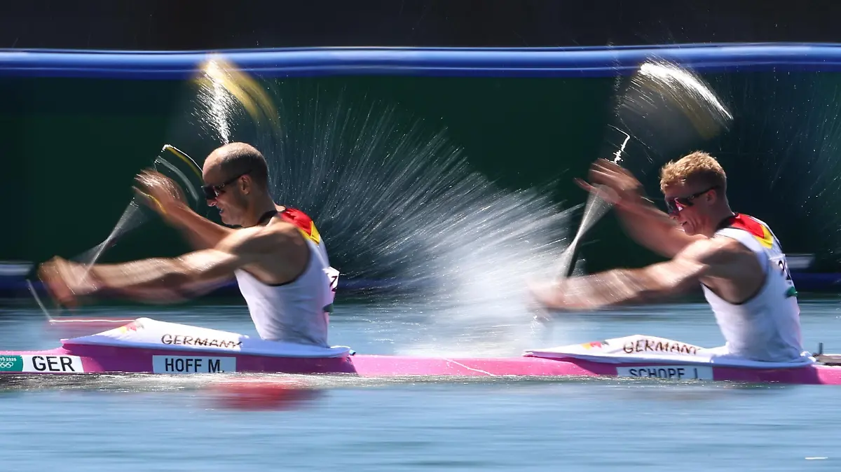 Tokyo 2020 Olympics - Canoe Sprint - Men's K2 1000m - Semifinal 2 - Sea Forest Waterway, Tokyo, Japan – August 5, 2021. Max Hoff of Germany and Jacob Schopf of Germany in action REUTERS/Lindsey Wasson