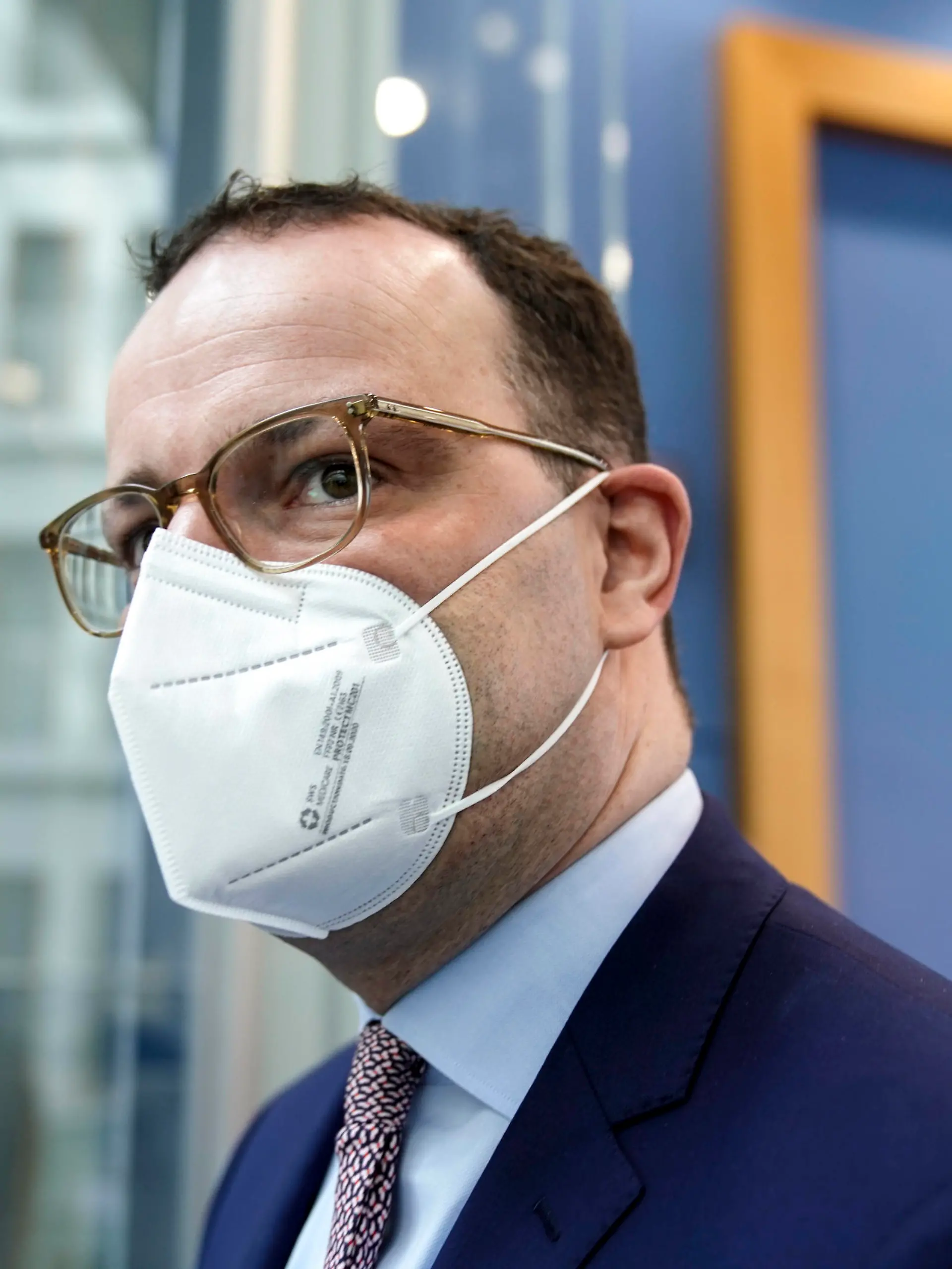  Bundespressekonferenz, Aktuelle Corona Lage Aktuell, 15.04.2021, Berlin, Bundesminister für Gesundheit Jens Spahn im Portrait bei verlassen der Bundespressekonferenz nach der Pressekonferenz zum Thema Aktuelle Corona-Lage Berlin Berlin Deutschland *** Federal Press Conference, Current Corona Situation Current, 15 04 2021, Berlin, Federal Minister of Health Jens Spahn in the portrait at leave the Federal Press Conference after the press conference on the topic Current Corona Situation Berlin Berlin Germany