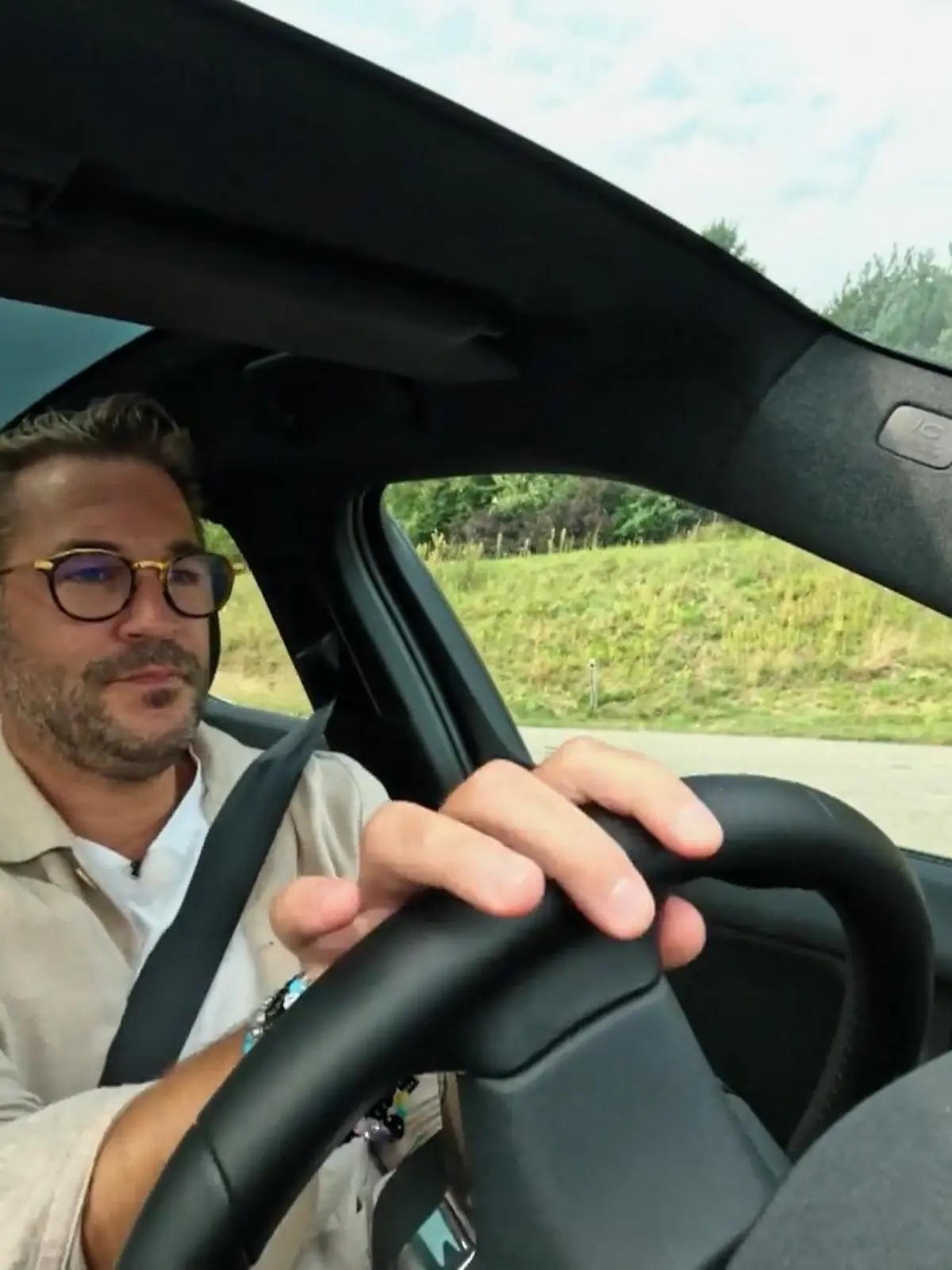 Bild zu: "Alte gegen neue Autos: So unterschiedlich reagieren sie beim Ausweichen"