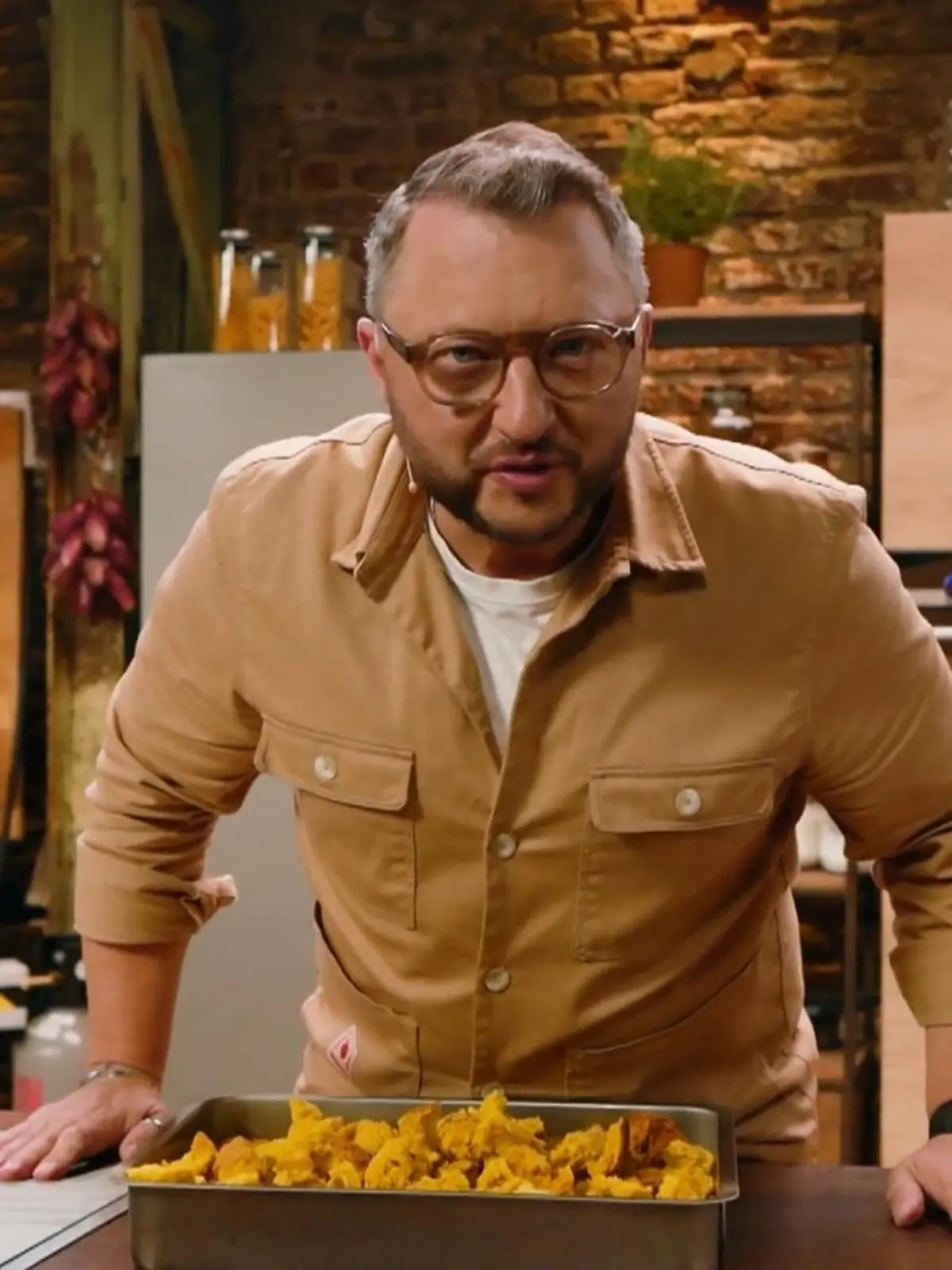 Bild zu: "Sebastian Lege experimentiert mit Schweineschwarte"