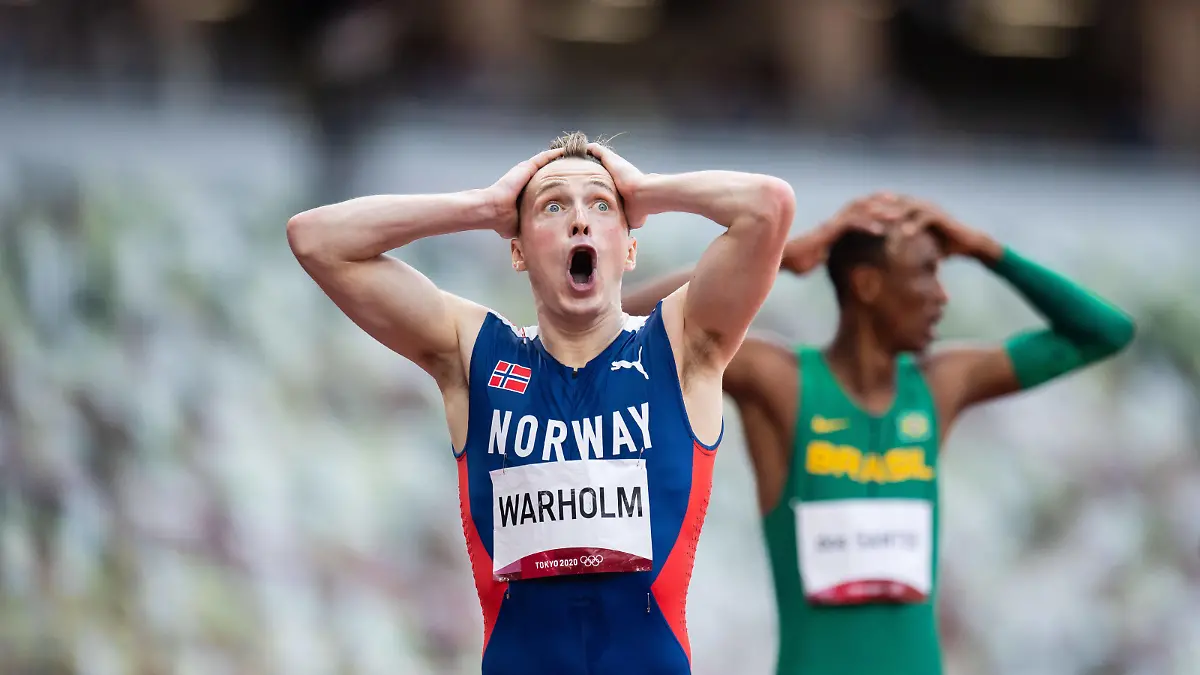 Sport Bilder des Tages 210803 Karsten Warholm of Norway celebrates after running on a new world record in men s 400 meter hurdle final during day 11 of the Tokyo 2020 Olympic Games, Olympische Spiele, Olympia, OS on August 3, 2021 in Tokyo. Photo: Jon Olav Nesvold / BILDBYRAN / COP 217 / JM0185 bbeng friidrott athletics friidrett olympic games olympics os ol olympiska spel olympiske leker tokyo2020 tokyo 2020 tokyo-os tokyo-ol norge norway jubel *** 210803 Karsten Warholm of Norway celebrates after running on a new world record in men s 400 meter hurdle final during day 11 of the Tokyo 2020 Olympic Games on August 3, 2021 in Tokyo Photo Jon Olav Nesvold BILDBYRAN COP 217 JM0185 bbeng athletics athletics athletics olympic games olympics os ol olympic games olympic games tokyo2020 tokyo 2020 tokyo os tokyo ol norway norway cheers, PUBLICATIONxNOTxINxSWExNORxAUT Copyright: JONxOLAVxNESVOLD BB210803JE037