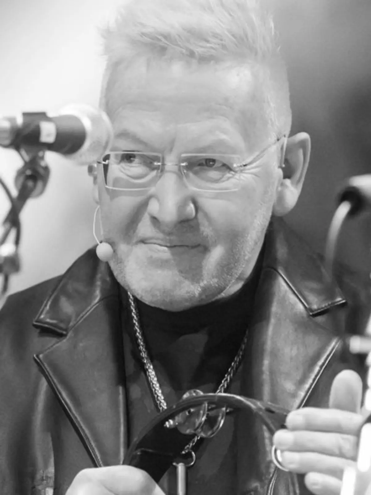 Der langjährige SWR3-Moderator und Musiker Matthias Holtmann starb mit 75 Jahren.