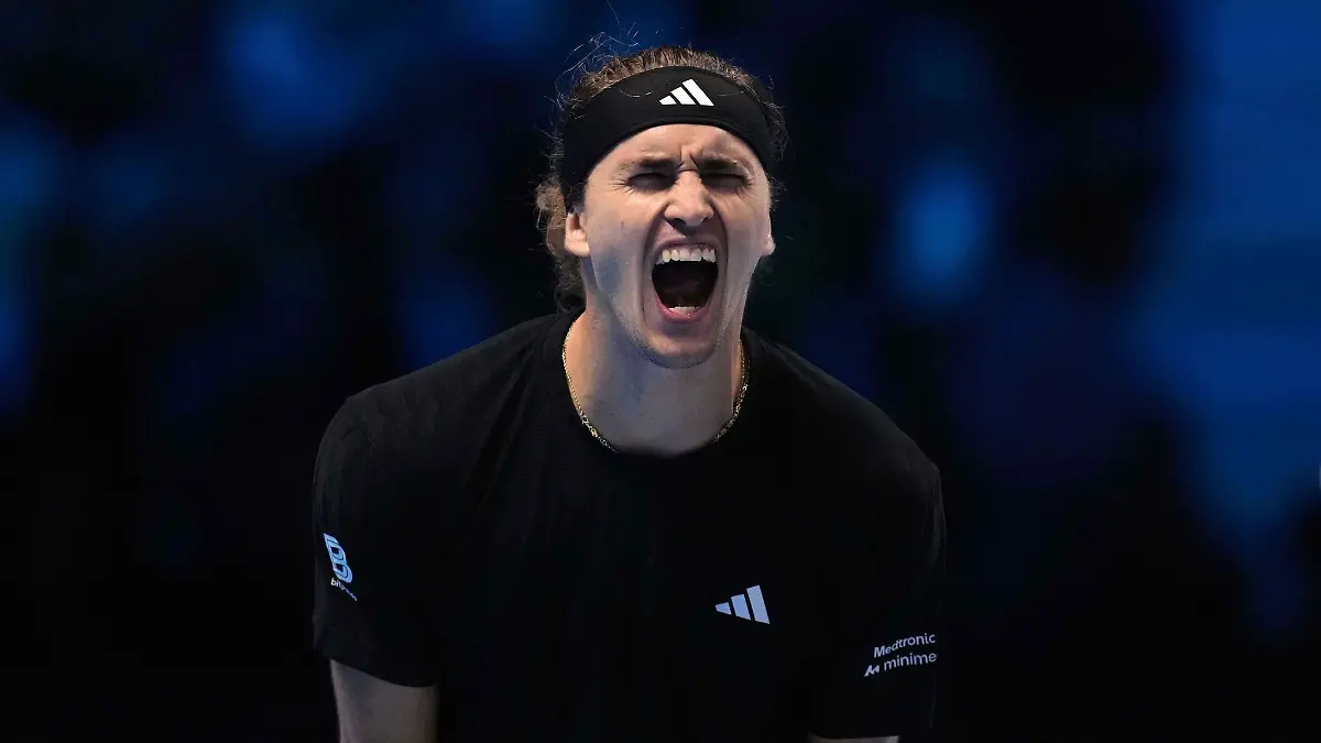 Alexander Zverev schreit seine Freude über den Auftaktsieg bei den ATP Finals heraus.