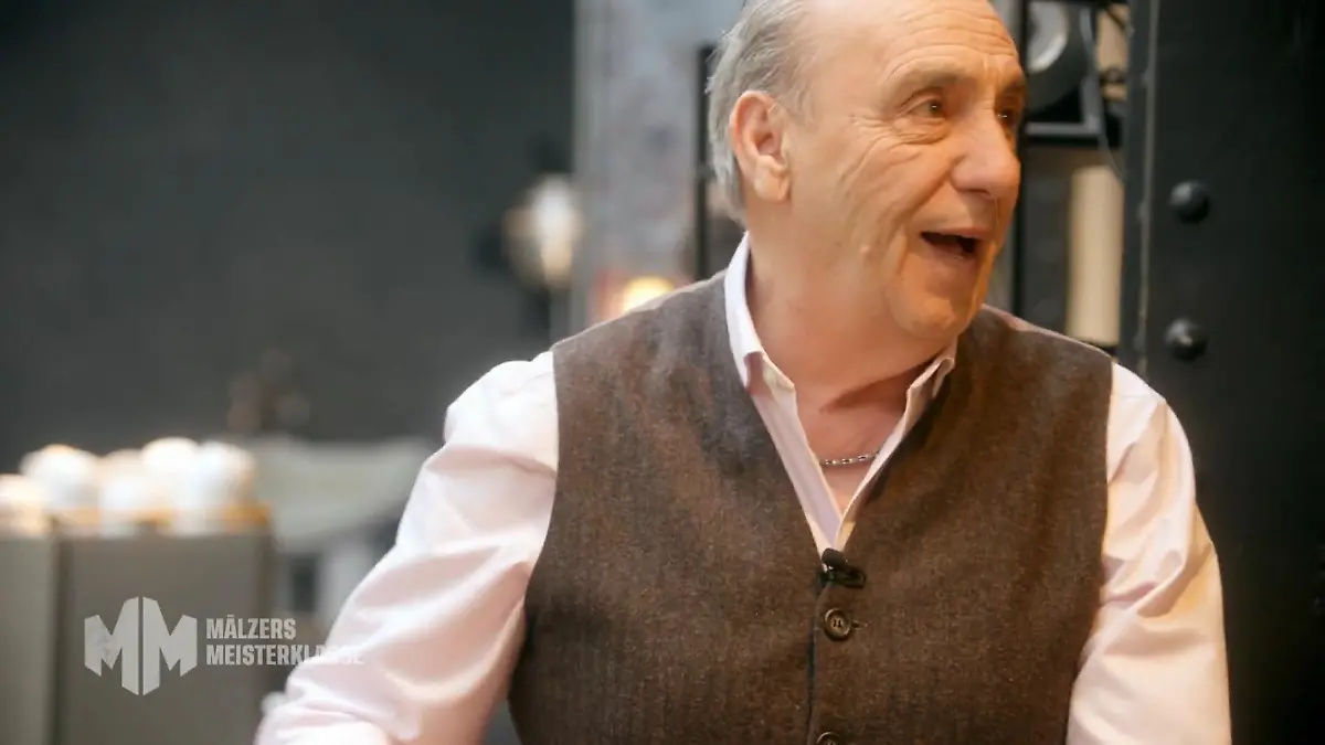 Der positive Spirit in der Küche berührt Dank Gast-Koch Gennaro