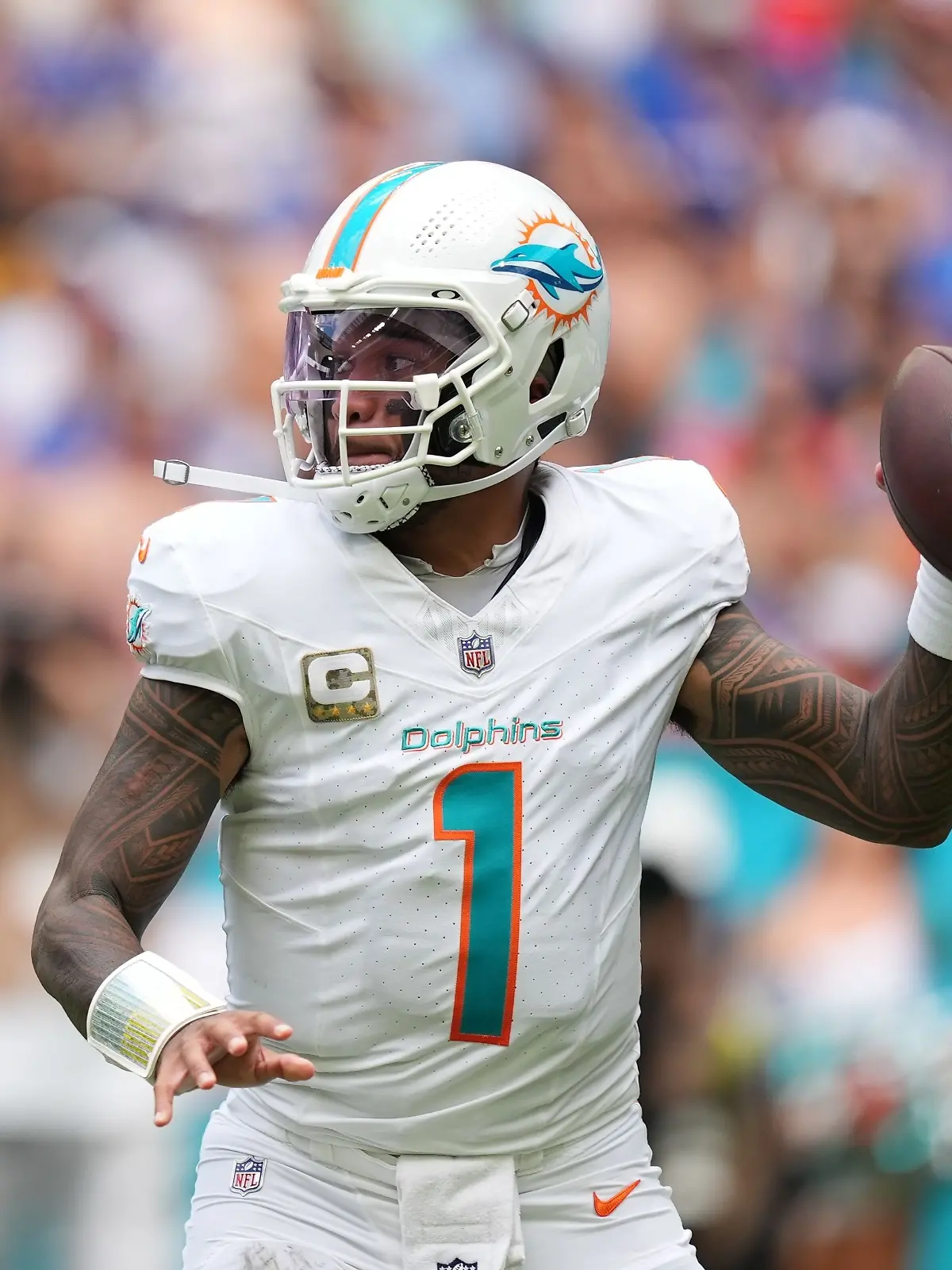 Führt Tua Tagovailoa seine Dolphins zum Sieg beim NFL Madrid Game? RTL überträgt das Spiel Commanders vs. Dolphins LIVE in TV und Stream