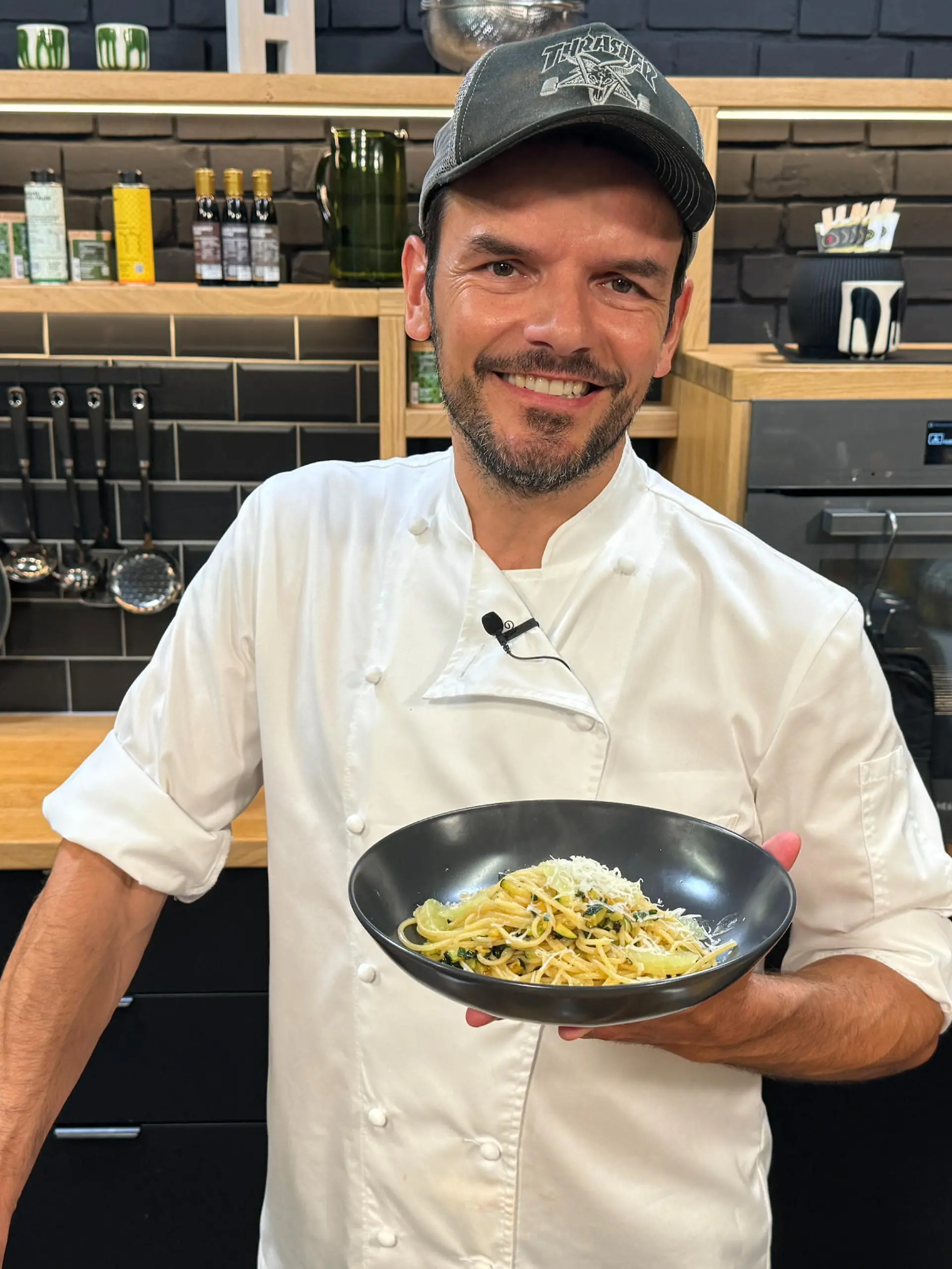 Bild zu: "Hensslers Spaghetti mit Salbei und Limette geben euch den Frische-Kick"