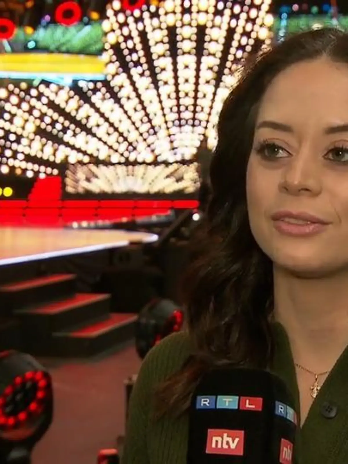 Bild zu: "„Let’s Dance“-Star Malika Dzumaev kann endlich wieder nach vorne blicken"