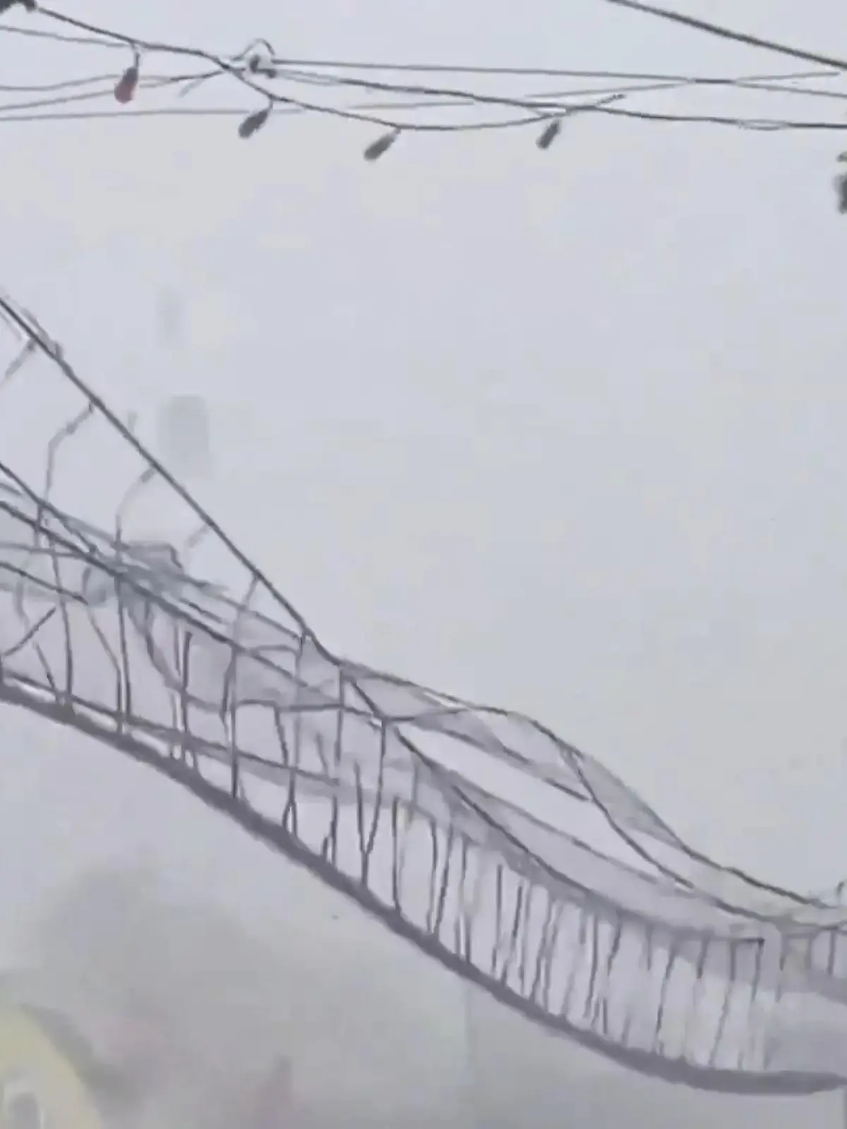 Bild zu: "Supertaifun „Phuong Wong“ wütet in Urlaubsparadies! Haushohe Wellen fordern Todesopfer"