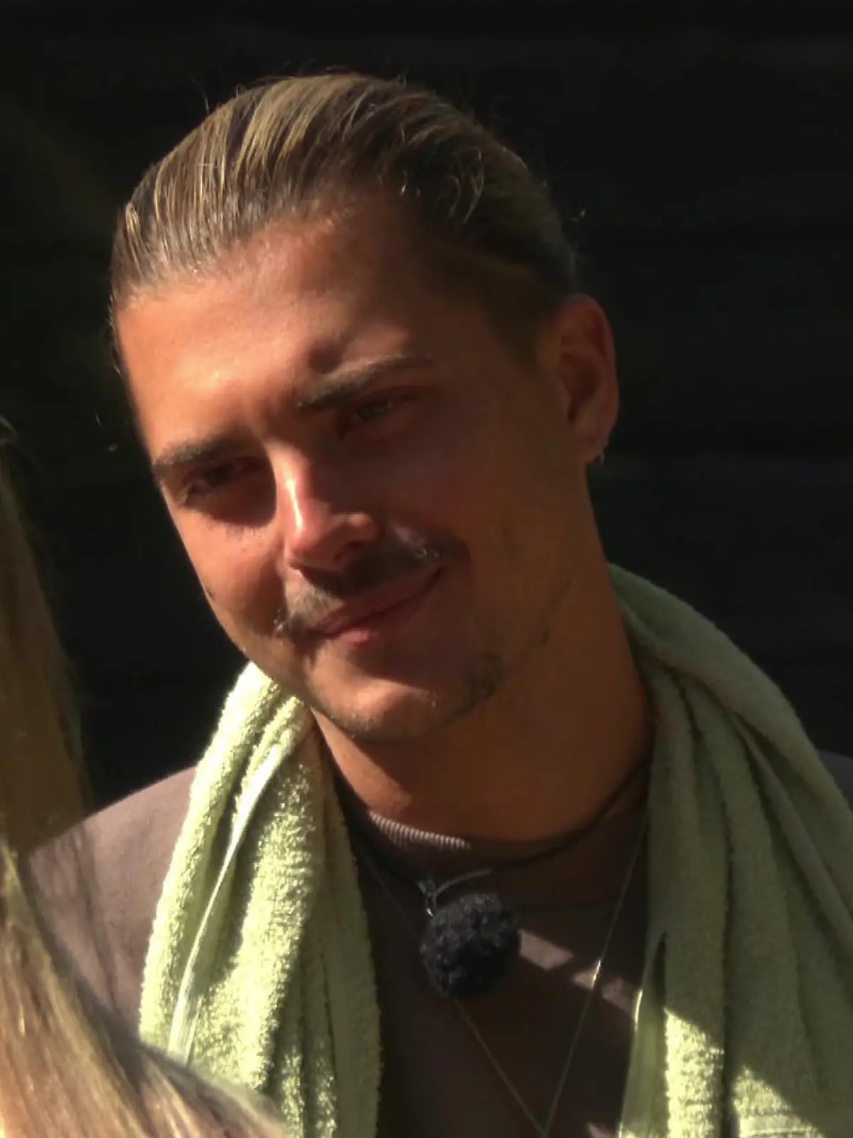 Bild zu: "„Live-Porno” aufm Promihof? Tim Kühnel streitet alles ab!"