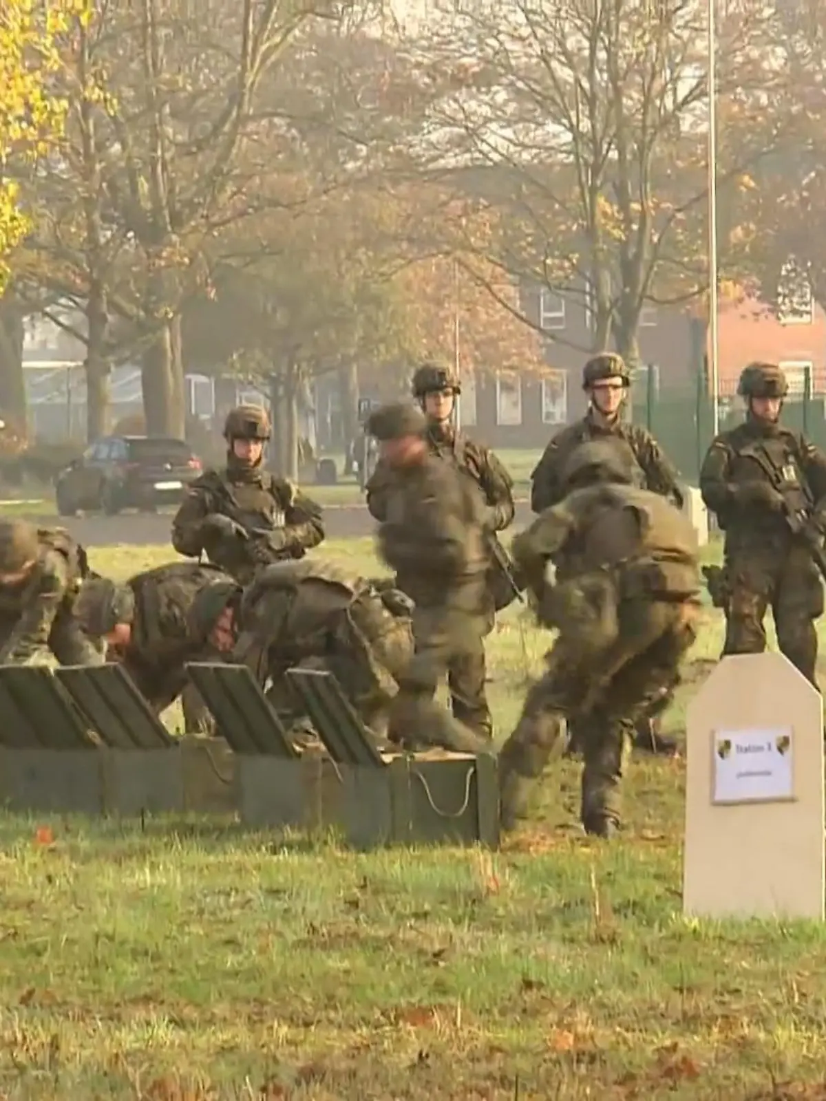 Bild zu: "Pistorius besucht Regiment in Münster"